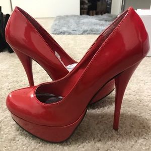 Red Pumps